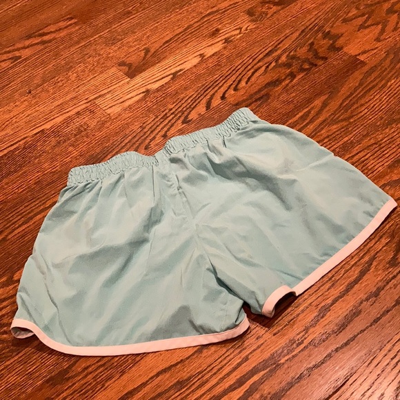 Brooks run shorts - Picture 2 of 5